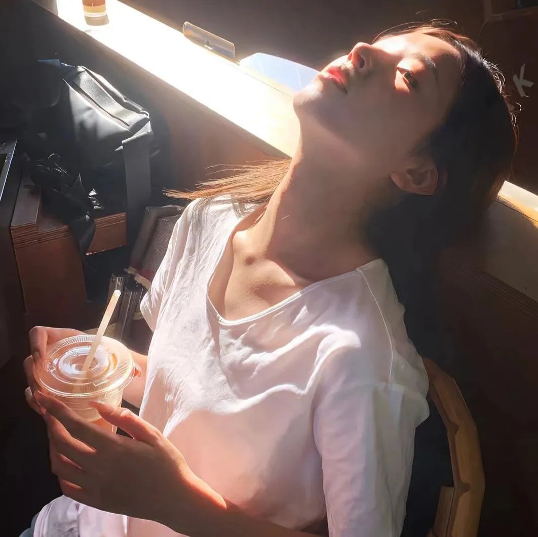 大老千与小妖精